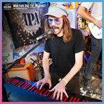 Слушать альбом - Jam in the Van - Max Pain and the Groovies (2019)
