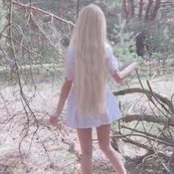 Слушать альбом - I hate my emotions