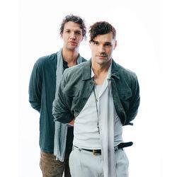 For KING & COUNTRY